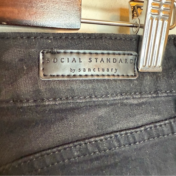 Social Standard by Sanctuary | Black Camouflage Skinny Pants | Sz 6 - Picture 5 of 9